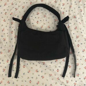 Sandy Liang x Baggu bow bag in black